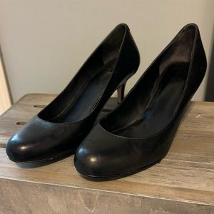🌹SALE🌹Cole Haan black pump heels